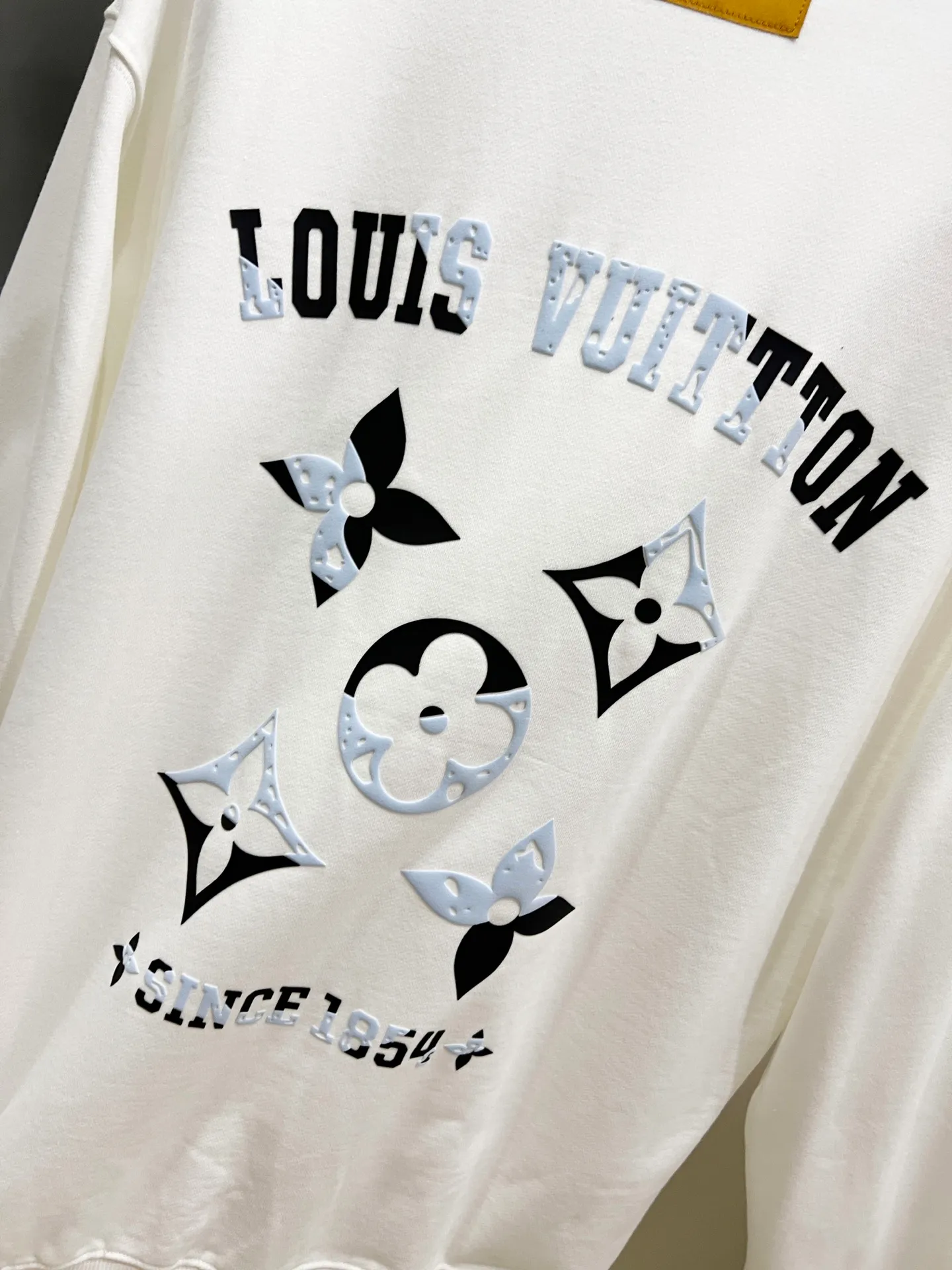 🅿️260 1v Louis* 2025 autumn and winter new style Customized double yarn fabric round neck long-sleeved sweatshirt Classic letter foam technology + three-dimensional silicone design High-end version! The same loose version for men and women S M L XL XXL five sizes color black white